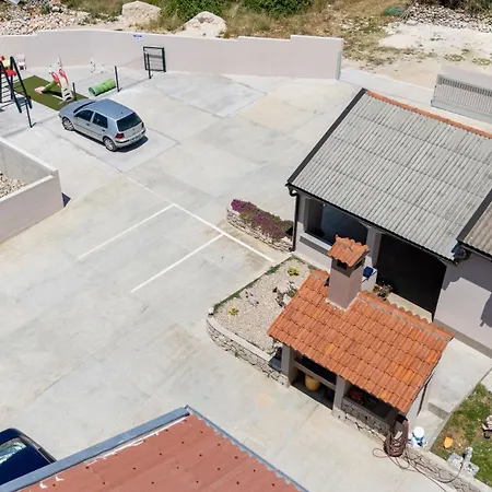 Andrija Apartment *