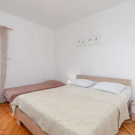 Andrija アパート *