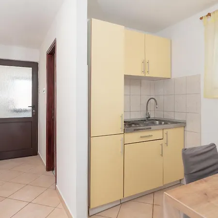 アパート Andrija