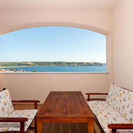 Andrija ルティナ